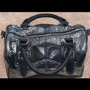 Steve Madden Barrel Bag